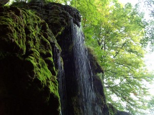 Етрополският манастир “Св. Троица” и водопада Варовитец