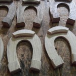 подкова от дърво