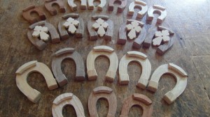 подкова от дърво