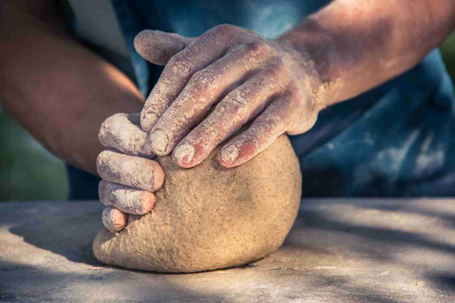 Как се меси хляб